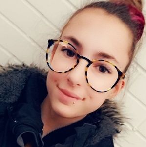 Meet your Posher, Britney